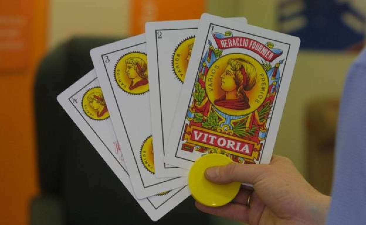 Juegos de cartas para una persona baraja española
